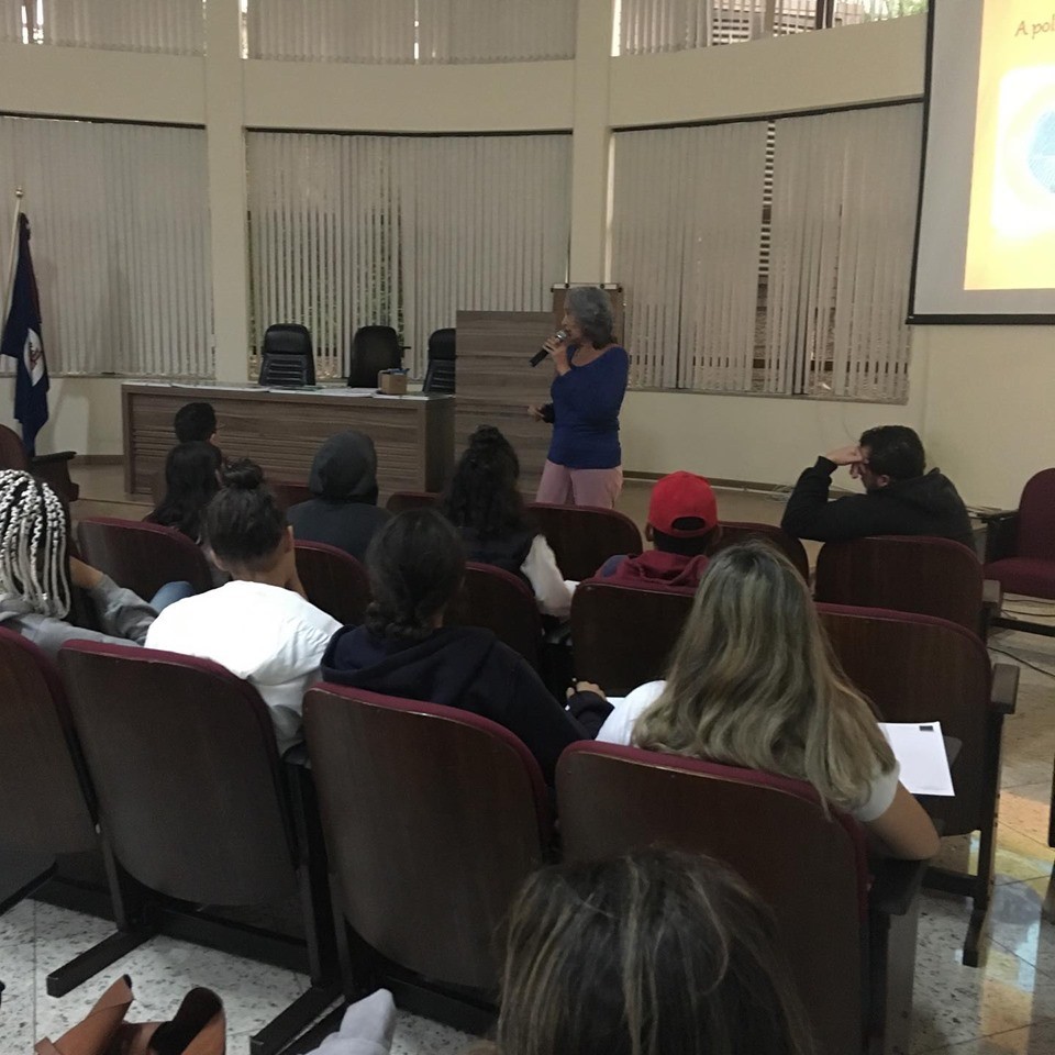 Imagem 3 da notícia: Alunos de Jacutinga visitam a Escola do Legislativo de Pouso Alegre